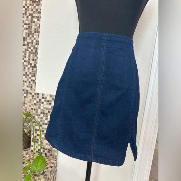 Free People Dresses & Skirts - Free People Mini Skirt, Size Medium